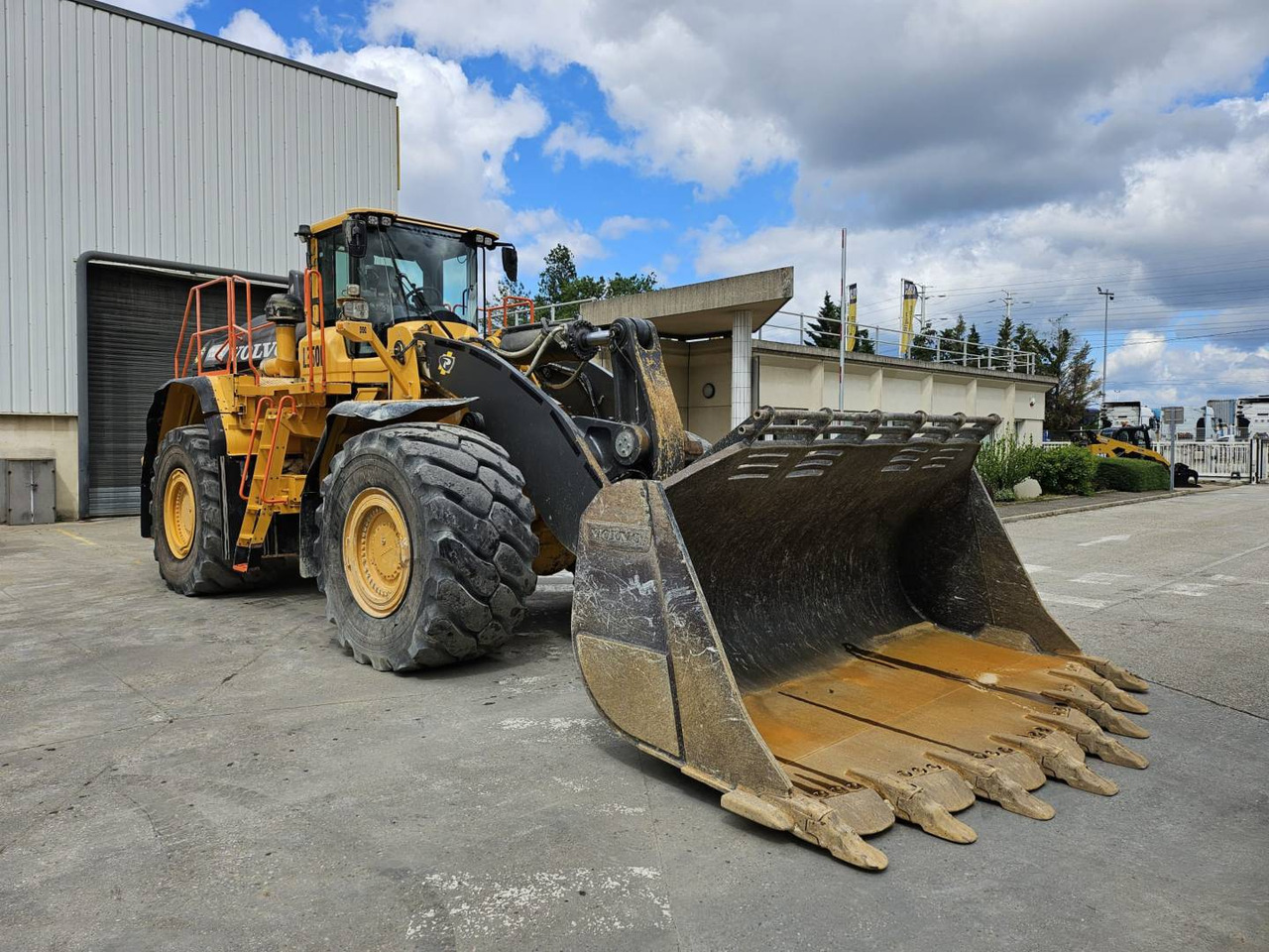VOLVO CONSTRUCTION EQUIPMENT L350H - Kolový nakladač: obrázek 1 VOLVO CONSTRUCTION EQUIPMENT L350H - Kolový nakladač: obrázek 1