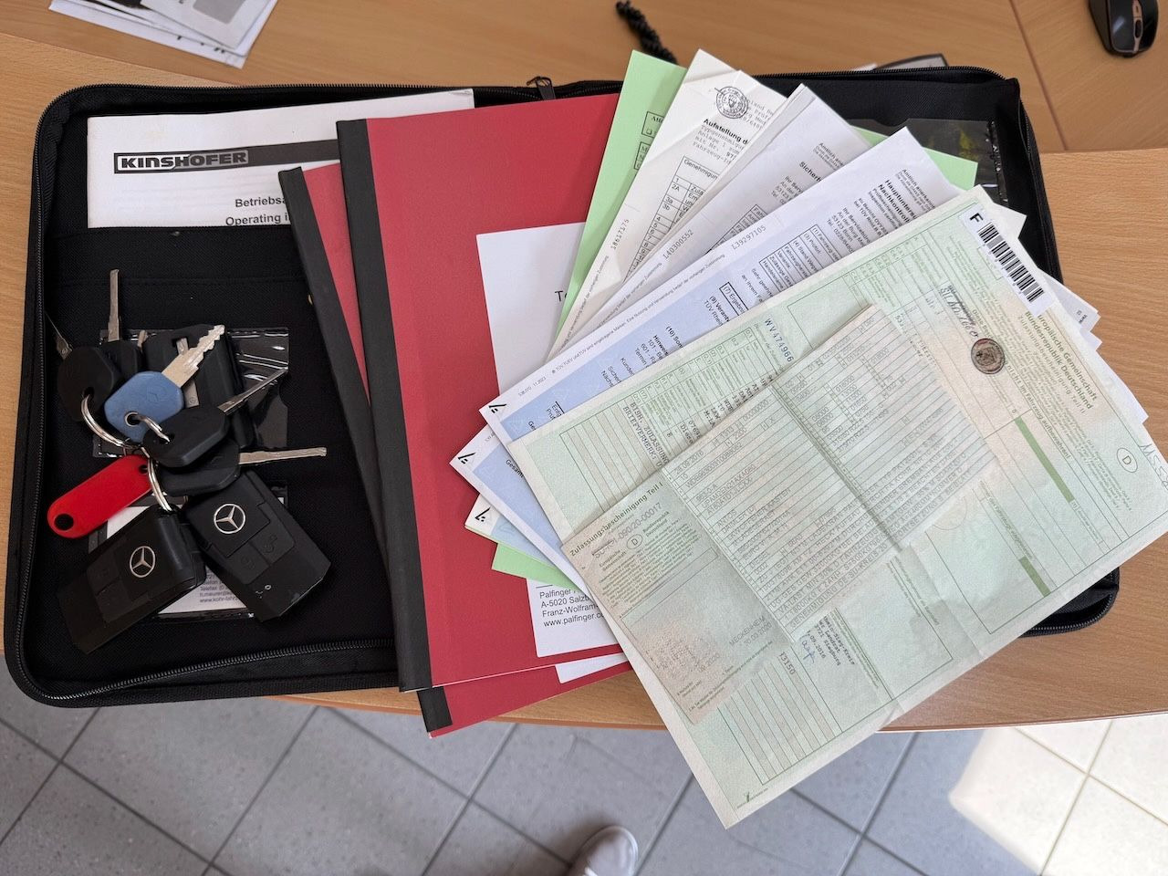 Nákladní automobil valníkový/ Plošinový, Auto s hydraulickou rukou Mercedes-Benz Antos 1832L mit Palfinger PK 12001L Heckkran: obrázek 23