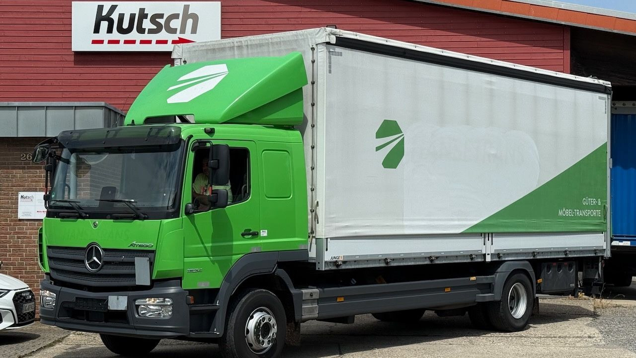 Mercedes-Benz Atego 1624L Pritsche/Plane, Ladebordwand - Plachtový nákladní auto: obrázek 1 Mercedes-Benz Atego 1624L Pritsche/Plane, Ladebordwand - Plachtový nákladní auto: obrázek 1