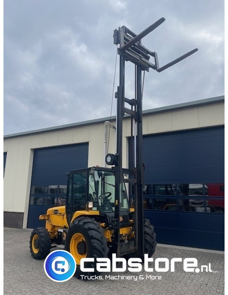 JCB 930 Off-Road forklift - Ruwterrein heftruck -Bouwjaar 2008 - 4x4 - 4WD - Side shift - Vorkverstelling - 550 cm hefhoogte - Vysokozdvižný vozík terénní: obrázek 4 JCB 930 Off-Road forklift - Ruwterrein heftruck -Bouwjaar 2008 - 4x4 - 4WD - Side shift - Vorkverstelling - 550 cm hefhoogte - Vysokozdvižný vozík terénní: obrázek 4