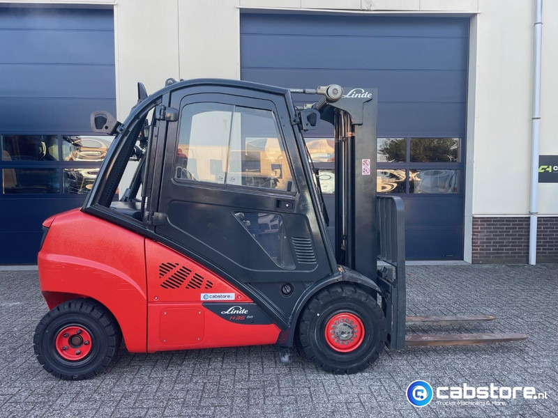 Linde H35D-02  Heftruck - Bouwjaar 2013 - Draaiuren 6892 - Diesel - Side Shift - Freelift - Doorrij hoogte 217 cm !! - Dieselový vysokozdvižný vozík: obrázek 3 Linde H35D-02  Heftruck - Bouwjaar 2013 - Draaiuren 6892 - Diesel - Side Shift - Freelift - Doorrij hoogte 217 cm !! - Dieselový vysokozdvižný vozík: obrázek 3