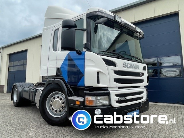 Scania P320 LA4X2 Euro 5 - Opticruise - CP16 cabine - Volledig luchtgeveerd - Km 595.151 !! - APK tot 07-2026 !! - Tahač: obrázek 1 Scania P320 LA4X2 Euro 5 - Opticruise - CP16 cabine - Volledig luchtgeveerd - Km 595.151 !! - APK tot 07-2026 !! - Tahač: obrázek 1