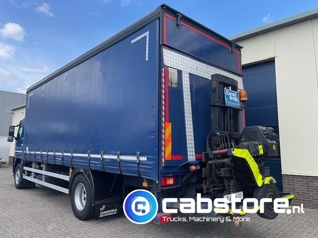 Volvo FM9 4X2R FAL9.0 RAD-A4 Volvo FM300 4x2 Euro 5 bakwagen - Schuifzeilen - Laadklep 2000 kg - Bouwjaar 2008 - Kooi-Aap heftruck - Dodávka skřín: obrázek 3 Volvo FM9 4X2R FAL9.0 RAD-A4 Volvo FM300 4x2 Euro 5 bakwagen - Schuifzeilen - Laadklep 2000 kg - Bouwjaar 2008 - Kooi-Aap heftruck - Dodávka skřín: obrázek 3