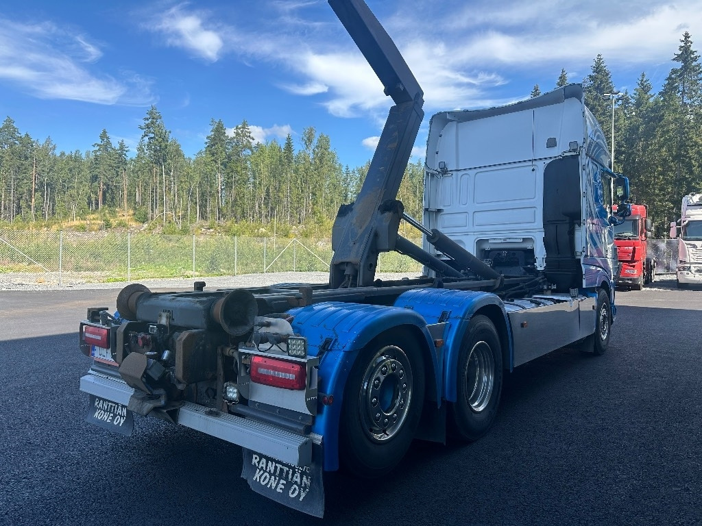 DAF XF 530 6x2*4 - Hákový nosič kontejnerů: obrázek 4 DAF XF 530 6x2*4 - Hákový nosič kontejnerů: obrázek 4