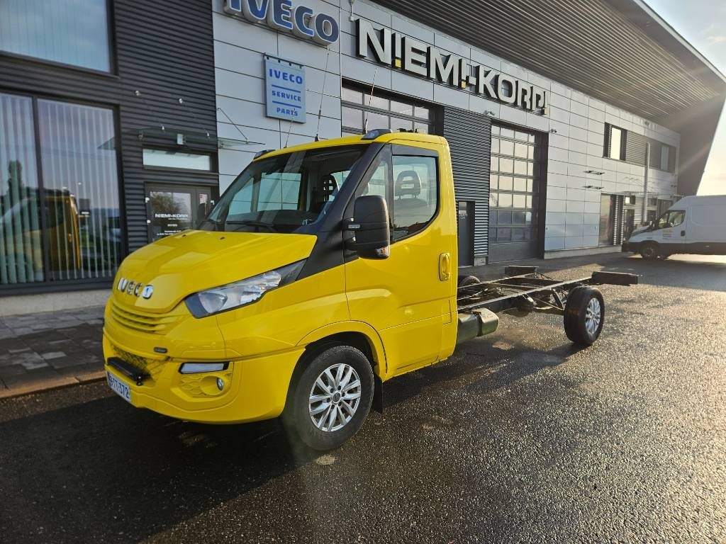 Iveco 35S18 - Dodávka skřín: obrázek 1 Iveco 35S18 - Dodávka skřín: obrázek 1
