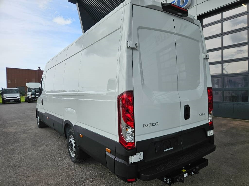 Iveco Daily 35S16A8 - Furgon: obrázek 4 Iveco Daily 35S16A8 - Furgon: obrázek 4
