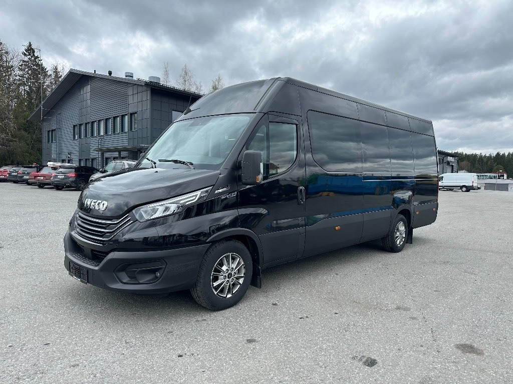 Iveco Daily 35S18A8 1+4hlö retkeilyauto - Furgon: obrázek 1 Iveco Daily 35S18A8 1+4hlö retkeilyauto - Furgon: obrázek 1