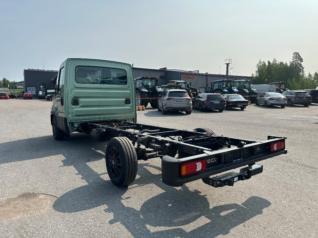 Iveco Daily 35S18A8 alusta - Furgon: obrázek 5 Iveco Daily 35S18A8 alusta - Furgon: obrázek 5