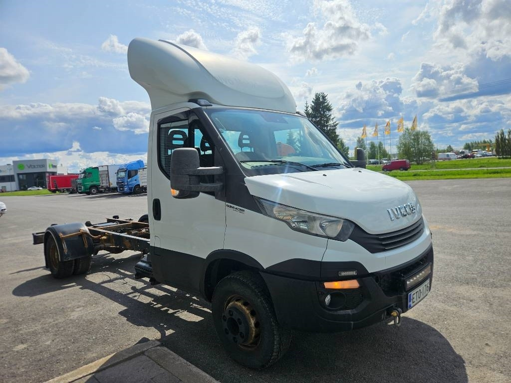 Iveco Daily 70C17 - Dodávka skřín: obrázek 2 Iveco Daily 70C17 - Dodávka skřín: obrázek 2