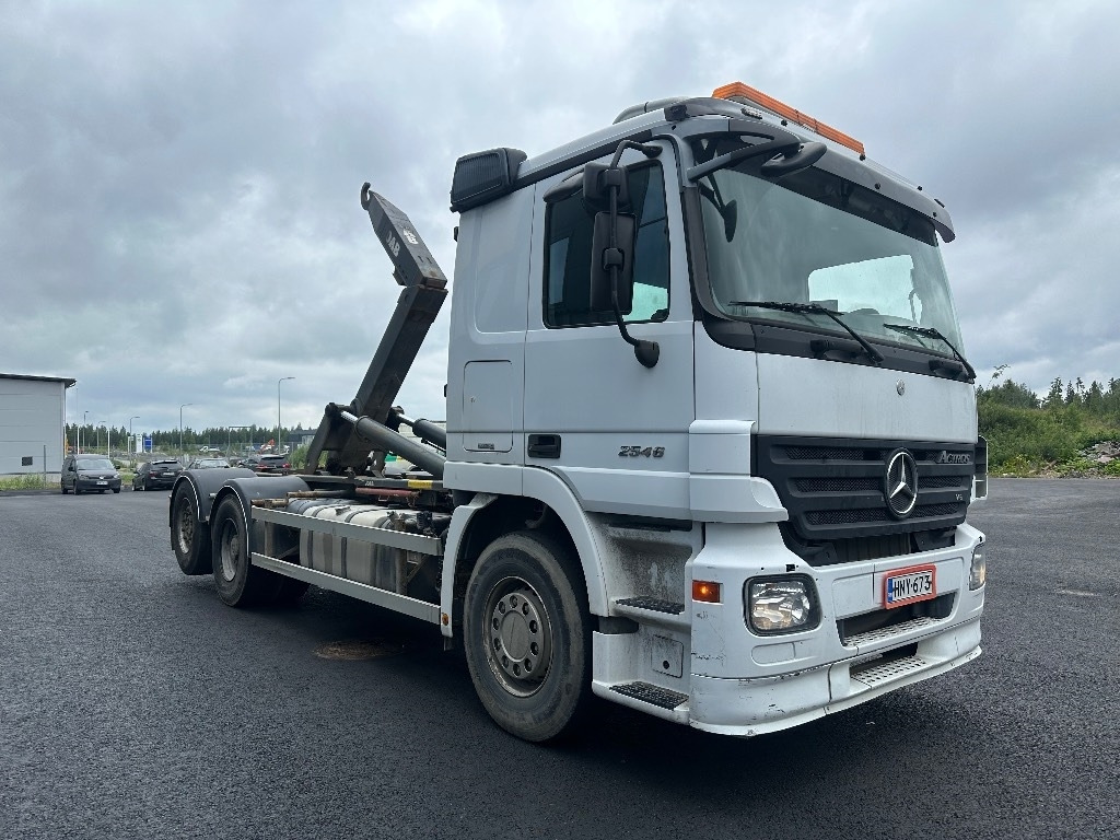 Mercedes-Benz Actros 2545 L 6x2 - Hákový nosič kontejnerů: obrázek 2 Mercedes-Benz Actros 2545 L 6x2 - Hákový nosič kontejnerů: obrázek 2