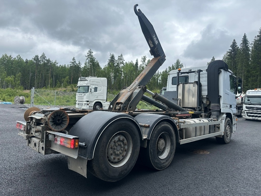 Mercedes-Benz Actros 2545 L 6x2 - Hákový nosič kontejnerů: obrázek 3 Mercedes-Benz Actros 2545 L 6x2 - Hákový nosič kontejnerů: obrázek 3
