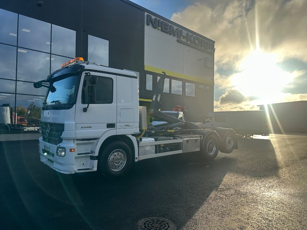 Mercedes-Benz Actros 2545 L 6x2 - Hákový nosič kontejnerů: obrázek 1 Mercedes-Benz Actros 2545 L 6x2 - Hákový nosič kontejnerů: obrázek 1