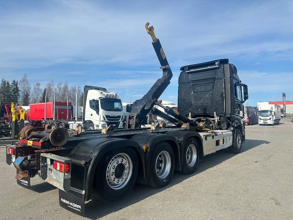 Mercedes-Benz Actros 3563 - Hákový nosič kontejnerů: obrázek 5 Mercedes-Benz Actros 3563 - Hákový nosič kontejnerů: obrázek 5