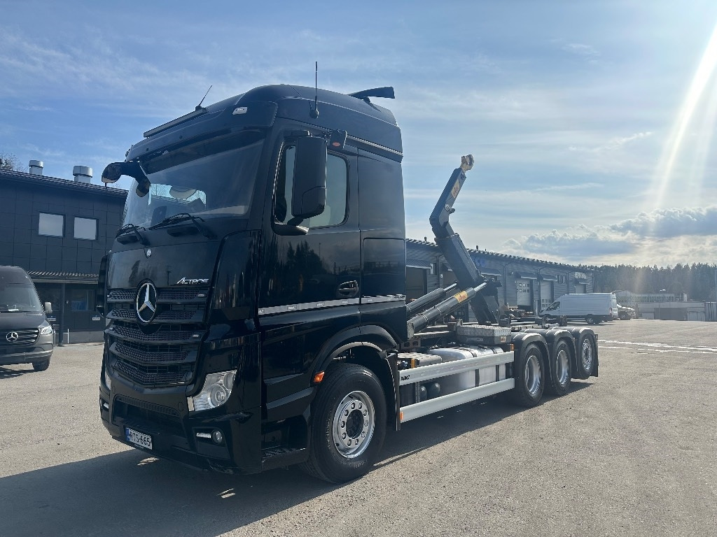 Mercedes-Benz Actros 3563 - Hákový nosič kontejnerů: obrázek 1 Mercedes-Benz Actros 3563 - Hákový nosič kontejnerů: obrázek 1