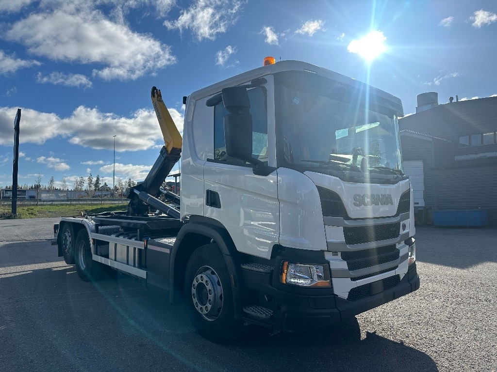 Scania P 360 - Hákový nosič kontejnerů: obrázek 2 Scania P 360 - Hákový nosič kontejnerů: obrázek 2