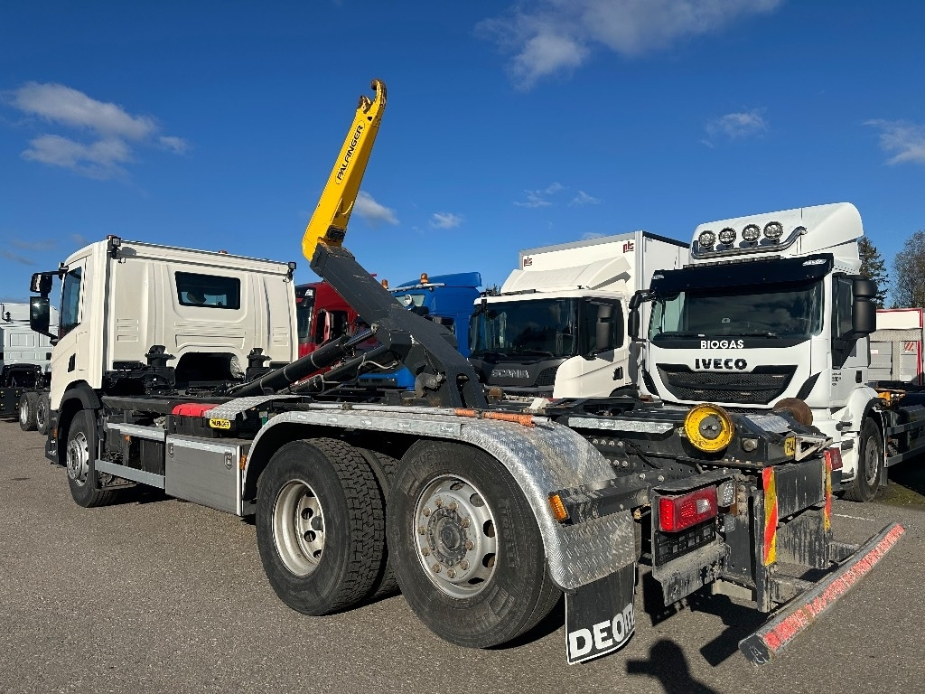 Scania P 360 - Hákový nosič kontejnerů: obrázek 4 Scania P 360 - Hákový nosič kontejnerů: obrázek 4
