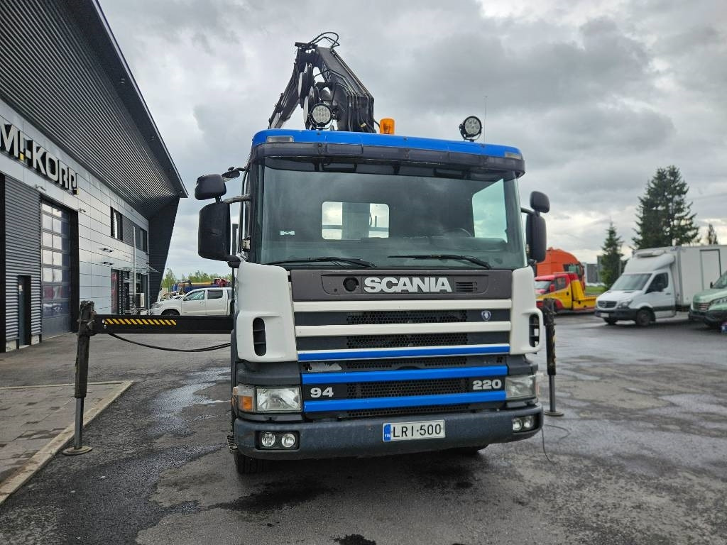Scania P 94 DB 220 Hiab 135-4 lisähydrauliikalla - Auto s hydraulickou rukou: obrázek 2 Scania P 94 DB 220 Hiab 135-4 lisähydrauliikalla - Auto s hydraulickou rukou: obrázek 2