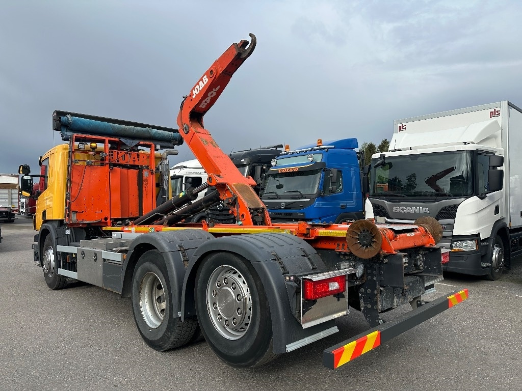 Scania P370 6x2*4 - Hákový nosič kontejnerů: obrázek 4 Scania P370 6x2*4 - Hákový nosič kontejnerů: obrázek 4