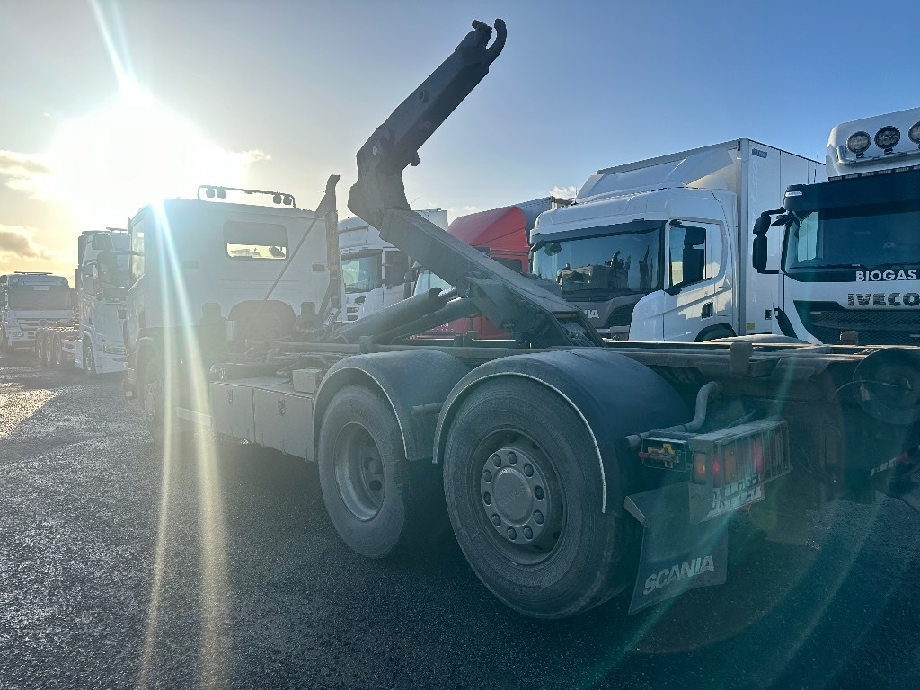 Scania P420 - Hákový nosič kontejnerů: obrázek 5 Scania P420 - Hákový nosič kontejnerů: obrázek 5