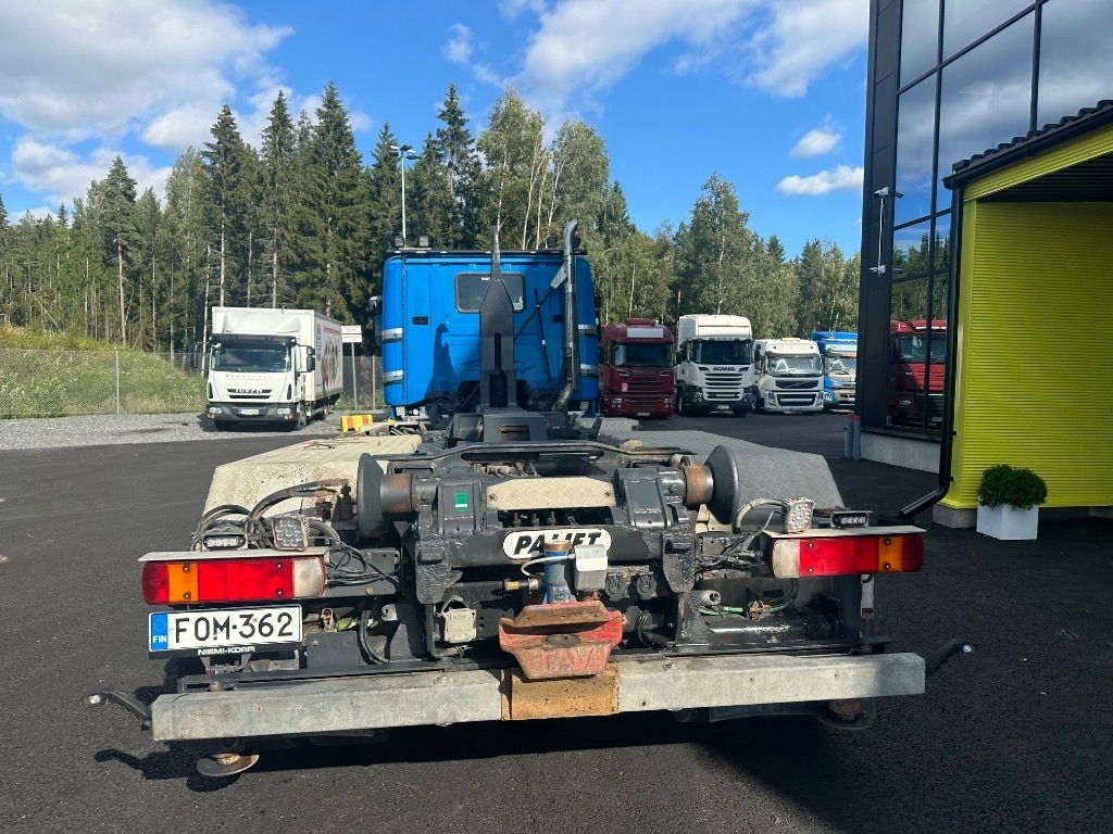 Scania R420 8X4/4 - Hákový nosič kontejnerů: obrázek 5 Scania R420 8X4/4 - Hákový nosič kontejnerů: obrázek 5