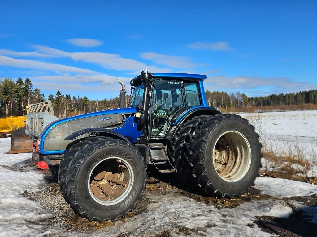 Valtra T 171 - Traktor: obrázek 1 Valtra T 171 - Traktor: obrázek 1