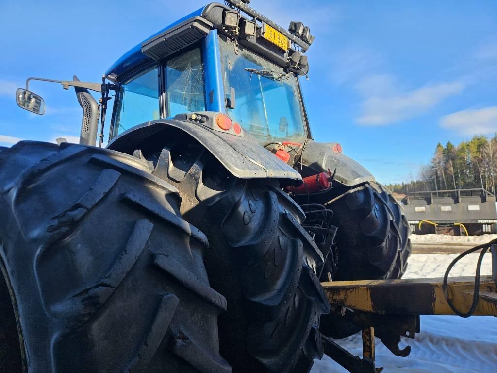 Valtra T171 - Traktor: obrázek 4 Valtra T171 - Traktor: obrázek 4