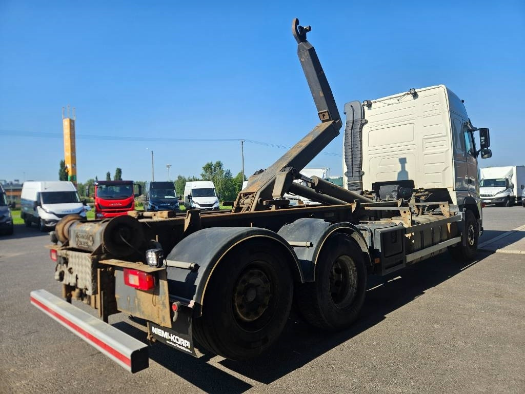 Volvo FH12 460 - Hákový nosič kontejnerů: obrázek 4 Volvo FH12 460 - Hákový nosič kontejnerů: obrázek 4