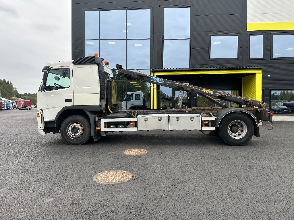 Volvo FM9 4x2 vaijerilaitteilla - Ramenový nosič kontajnerov: obrázek 5 Volvo FM9 4x2 vaijerilaitteilla - Ramenový nosič kontajnerov: obrázek 5