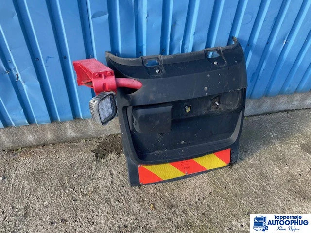 DAF mudguard bracket + mudguard – DAF 1371226 – DAF 2120352 - Karoserie a exteriér pro Nákladní auto: obrázek 1 DAF mudguard bracket + mudguard – DAF 1371226 – DAF 2120352 - Karoserie a exteriér pro Nákladní auto: obrázek 1