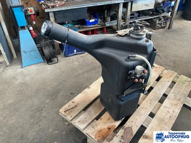 MAN Adblue – Urea tank MAN 81.15400-6185 - Nádrž na AdBlue pro Nákladní auto: obrázek 2 MAN Adblue – Urea tank MAN 81.15400-6185 - Nádrž na AdBlue pro Nákladní auto: obrázek 2