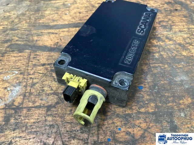 Scania Battery charger – Scania 2755254 - Elektrický systém pro Nákladní auto: obrázek 2 Scania Battery charger – Scania 2755254 - Elektrický systém pro Nákladní auto: obrázek 2