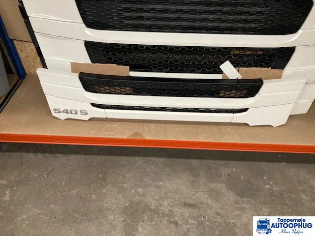 Scania S nederste front grille panel - Karoserie a exteriér pro Nákladní auto: obrázek 1 Scania S nederste front grille panel - Karoserie a exteriér pro Nákladní auto: obrázek 1