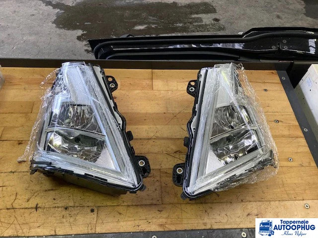 Volvo Headlamp RH – Volvo 23752660 - Elektrický systém pro Nákladní auto: obrázek 2 Volvo Headlamp RH – Volvo 23752660 - Elektrický systém pro Nákladní auto: obrázek 2