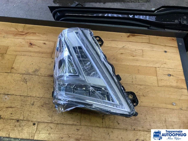 Volvo Headlamp RH – Volvo 24056510 - Elektrický systém pro Nákladní auto: obrázek 1 Volvo Headlamp RH – Volvo 24056510 - Elektrický systém pro Nákladní auto: obrázek 1