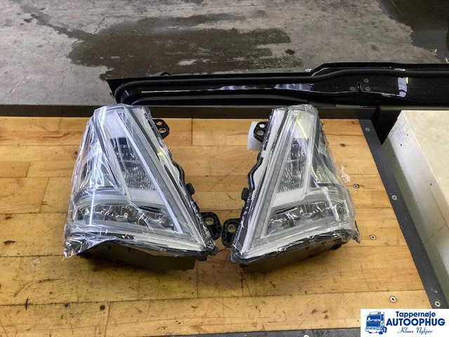 Volvo Headlamp RH – Volvo 24056510 - Elektrický systém pro Nákladní auto: obrázek 2 Volvo Headlamp RH – Volvo 24056510 - Elektrický systém pro Nákladní auto: obrázek 2