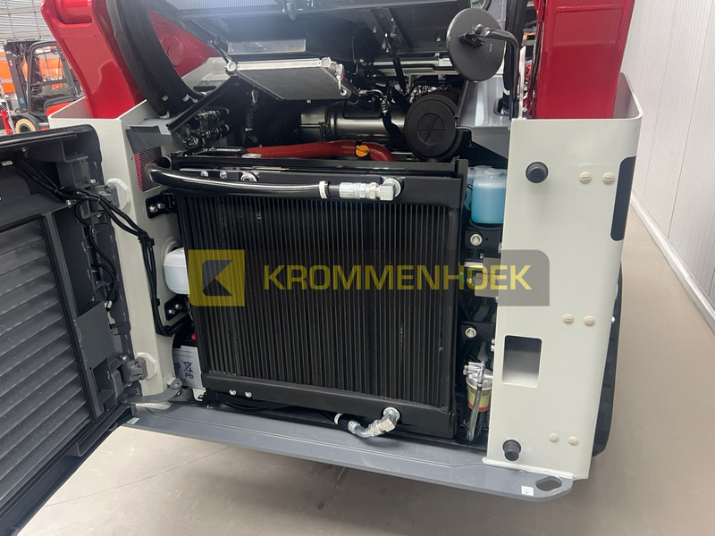 Nový Smykový nakladač Takeuchi TL 12 V-2: obrázek 18