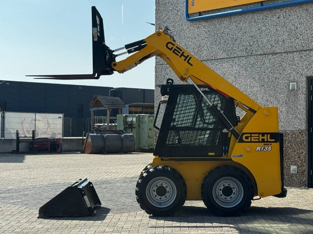 Gehl R135 / Manitou 1350R Skid Steer, 2022 - Smykový nakladač: obrázek 2 Gehl R135 / Manitou 1350R Skid Steer, 2022 - Smykový nakladač: obrázek 2
