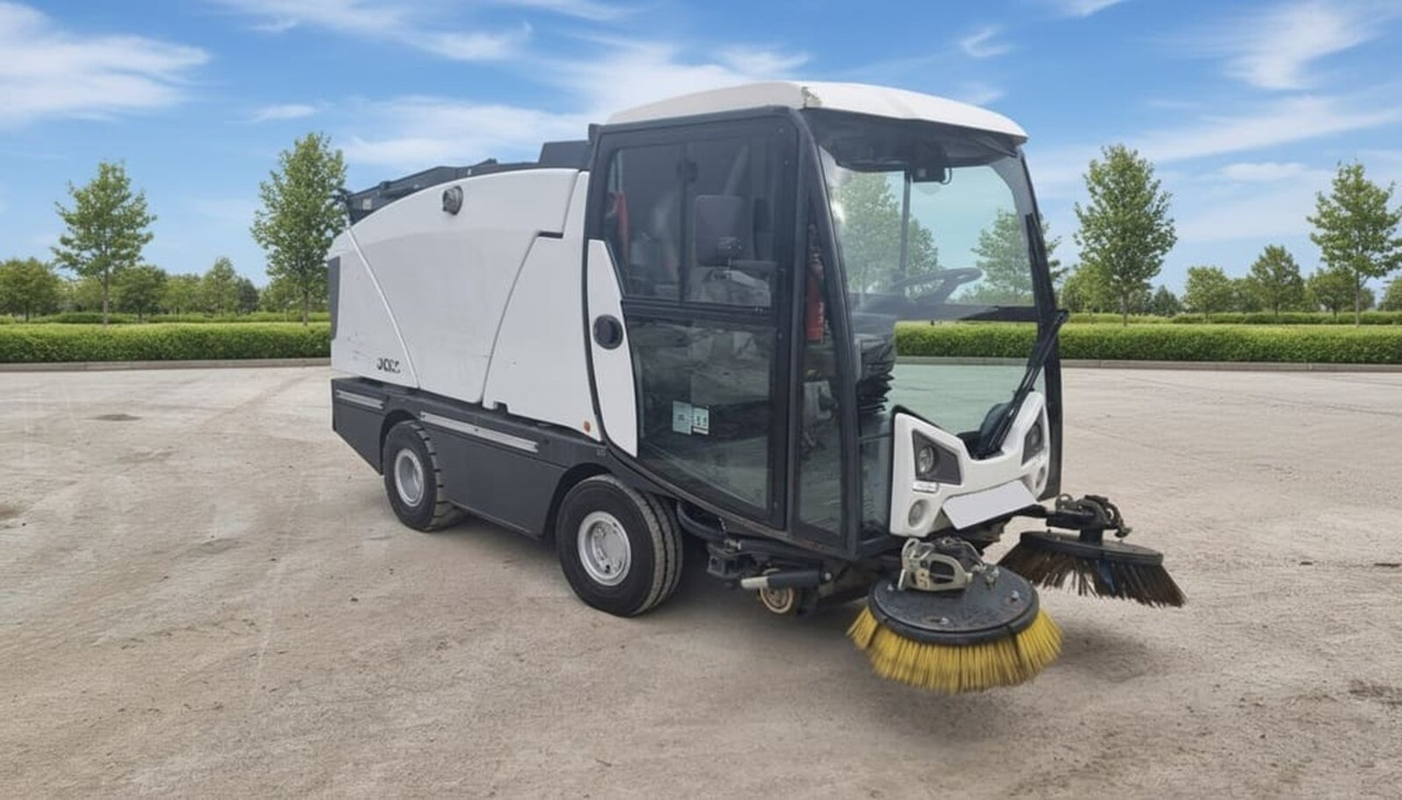 Johnston C202 - Zametací vůz: obrázek 1 Johnston C202 - Zametací vůz: obrázek 1