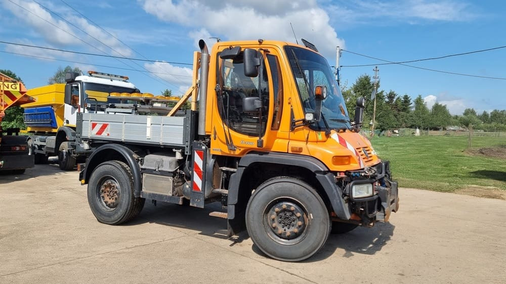 MERCEDES-BENZ Unimog U400 - Komunální traktor: obrázek 2 MERCEDES-BENZ Unimog U400 - Komunální traktor: obrázek 2