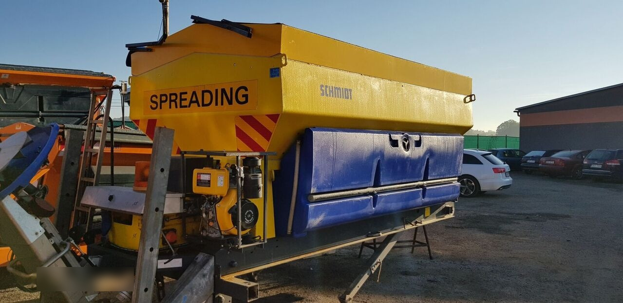 Schmidt STRATOS - Sypač písku/ Soli pro Komunální/ Speciální technika: obrázek 2 Schmidt STRATOS - Sypač písku/ Soli pro Komunální/ Speciální technika: obrázek 2