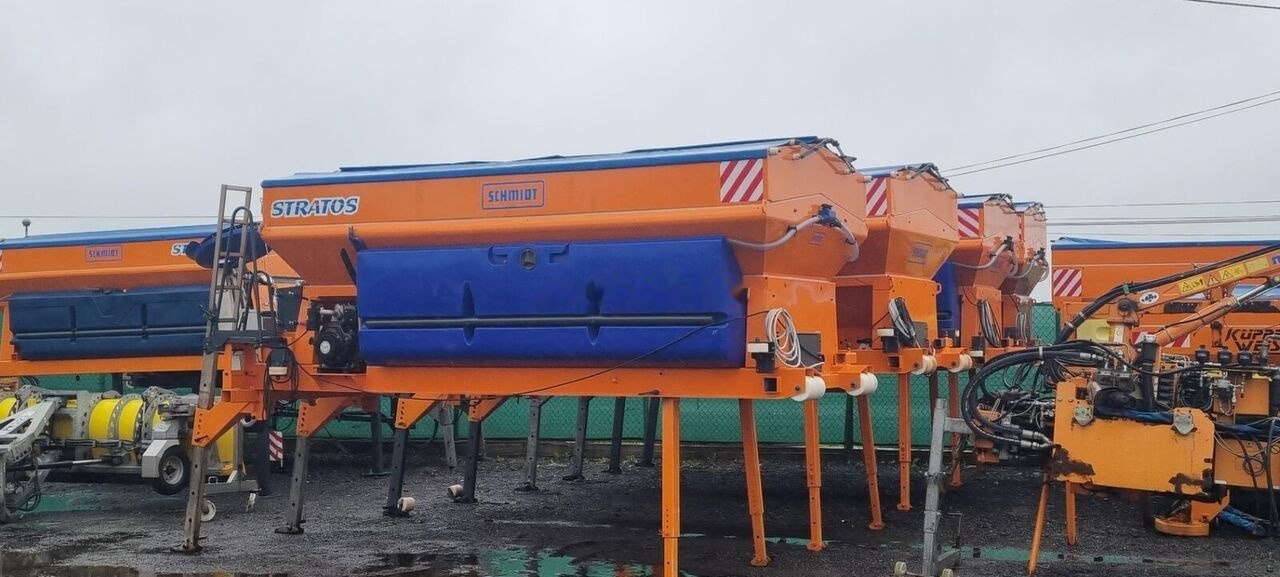 Schmidt odnowiona 2025 - Sypač písku/ Soli pro Komunální/ Speciální technika: obrázek 2 Schmidt odnowiona 2025 - Sypač písku/ Soli pro Komunální/ Speciální technika: obrázek 2