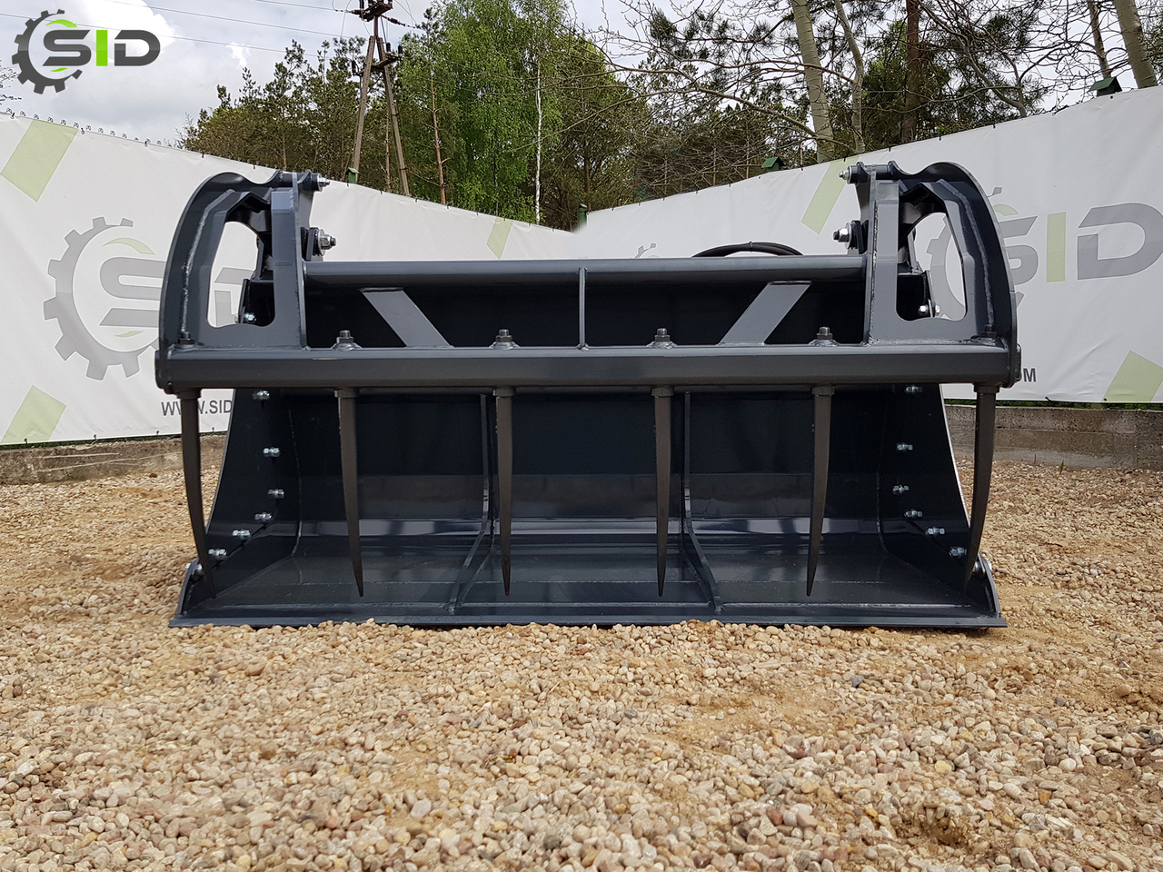 SID KROKODILSCHAUFEL GESCHMIEDETE ZINKEN XXL / Crocodile grab bucket forged tines XXL 1,8 m SID - Technika na siláž: obrázek 2 SID KROKODILSCHAUFEL GESCHMIEDETE ZINKEN XXL / Crocodile grab bucket forged tines XXL 1,8 m SID - Technika na siláž: obrázek 2
