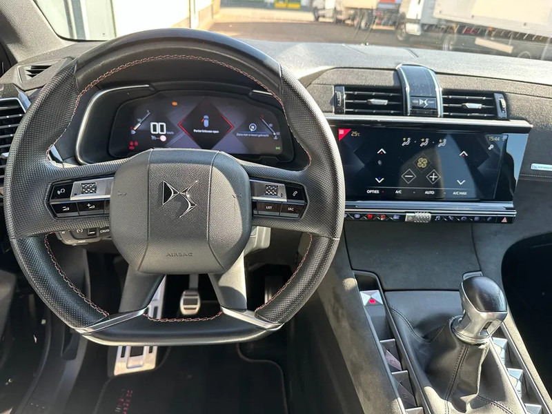 DS Ds 7 Crossback DS PERFORMANCE LINE, 71DKM, ALCANTARA, VIRTUAL COCKPIT, LMV - SUV: obrázek 5 DS Ds 7 Crossback DS PERFORMANCE LINE, 71DKM, ALCANTARA, VIRTUAL COCKPIT, LMV - SUV: obrázek 5