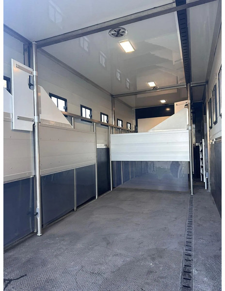 Scania P250 Horse Truck - Auto na přepravu koní: obrázek 5 Scania P250 Horse Truck - Auto na přepravu koní: obrázek 5