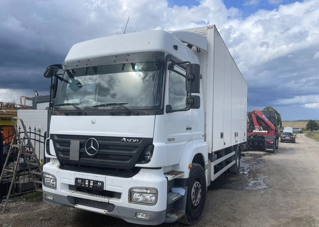 MERCEDES-BENZ AXOR PRZEBIEG TYLKO 322000 KM!!!! - Izotermický nákladní automobil: obrázek 5 MERCEDES-BENZ AXOR PRZEBIEG TYLKO 322000 KM!!!! - Izotermický nákladní automobil: obrázek 5