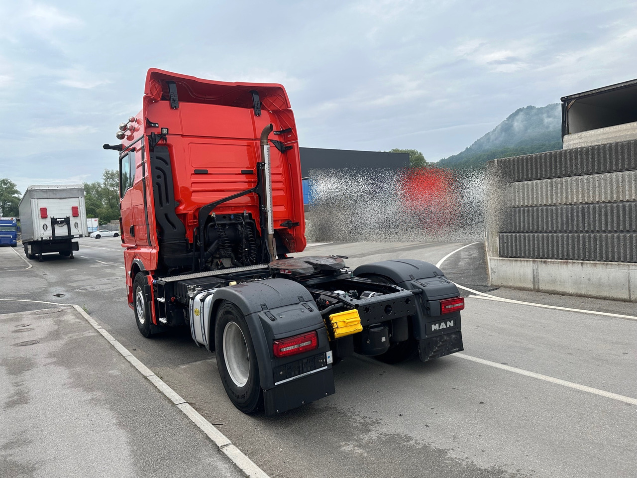 MAN TGX 18.520 4X2 LL Intarder Hydravlika ALU led TV - Tahač: obrázek 4 MAN TGX 18.520 4X2 LL Intarder Hydravlika ALU led TV - Tahač: obrázek 4