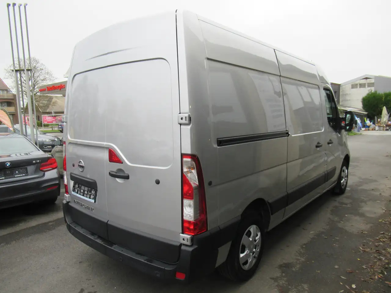 Nissan Interstar L2H2 clim navi 16500€+tva/btw - Furgon: obrázek 2 Nissan Interstar L2H2 clim navi 16500€+tva/btw - Furgon: obrázek 2