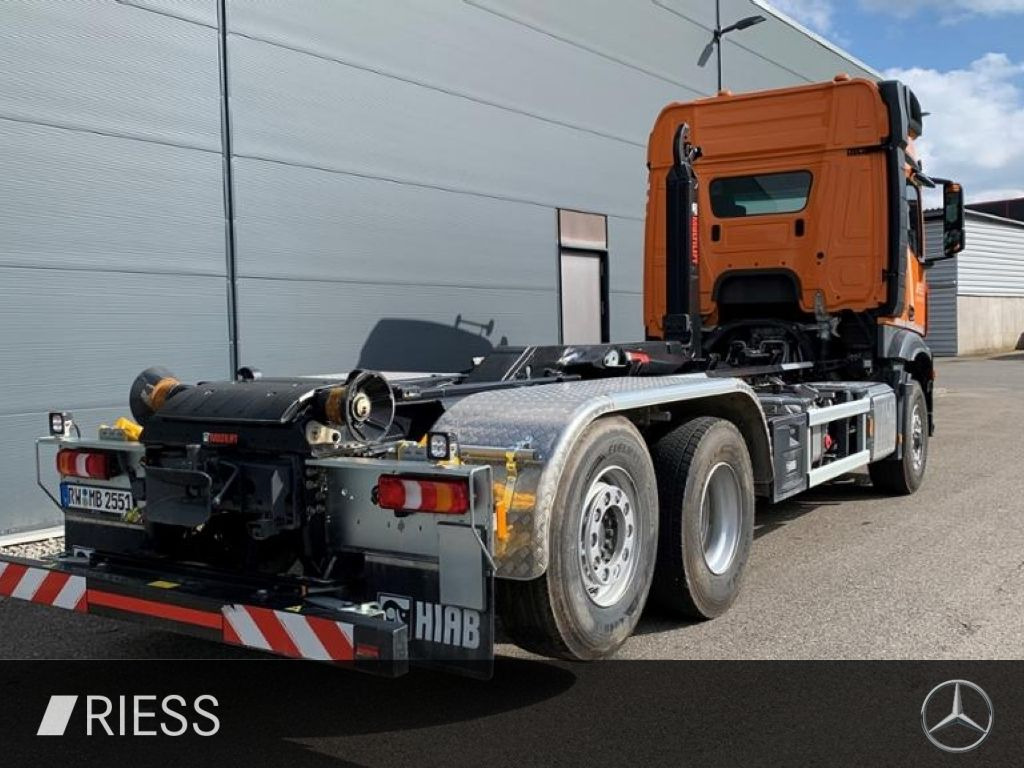 Mercedes-Benz 2551 L Abrollkipper mit HAD, gelenkter liftbarer - Nákladní auto: obrázek 3 Mercedes-Benz 2551 L Abrollkipper mit HAD, gelenkter liftbarer - Nákladní auto: obrázek 3