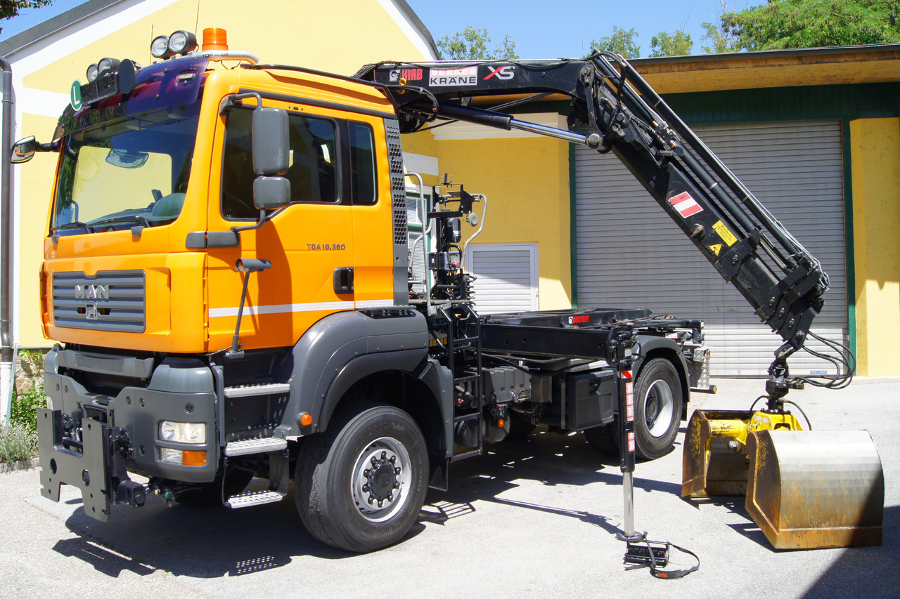 MAN TGA 18.360 BL 4x4/Euro 4/TÜV/HIAB 111/MULTILIFT/Winterdienst - Hákový nosič kontejnerů, Auto s hydraulickou rukou: obrázek 2 MAN TGA 18.360 BL 4x4/Euro 4/TÜV/HIAB 111/MULTILIFT/Winterdienst - Hákový nosič kontejnerů, Auto s hydraulickou rukou: obrázek 2