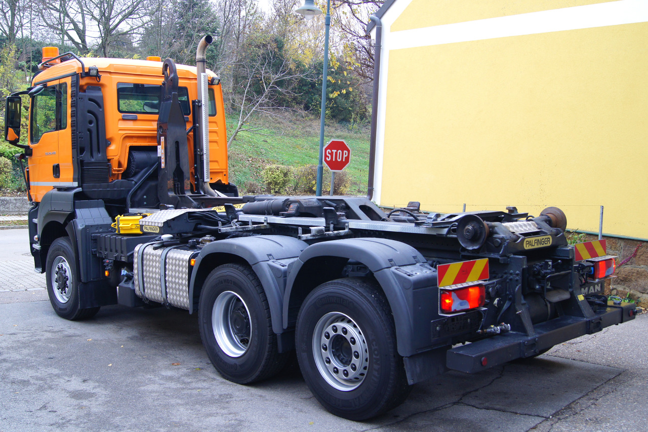 MAN TGS 28.400 BL 6x4-4/TÜV/PALIFT/Winterdienst/Salzstreuer/Streuer/Schneepflug - Hákový nosič kontejnerů: obrázek 5 MAN TGS 28.400 BL 6x4-4/TÜV/PALIFT/Winterdienst/Salzstreuer/Streuer/Schneepflug - Hákový nosič kontejnerů: obrázek 5